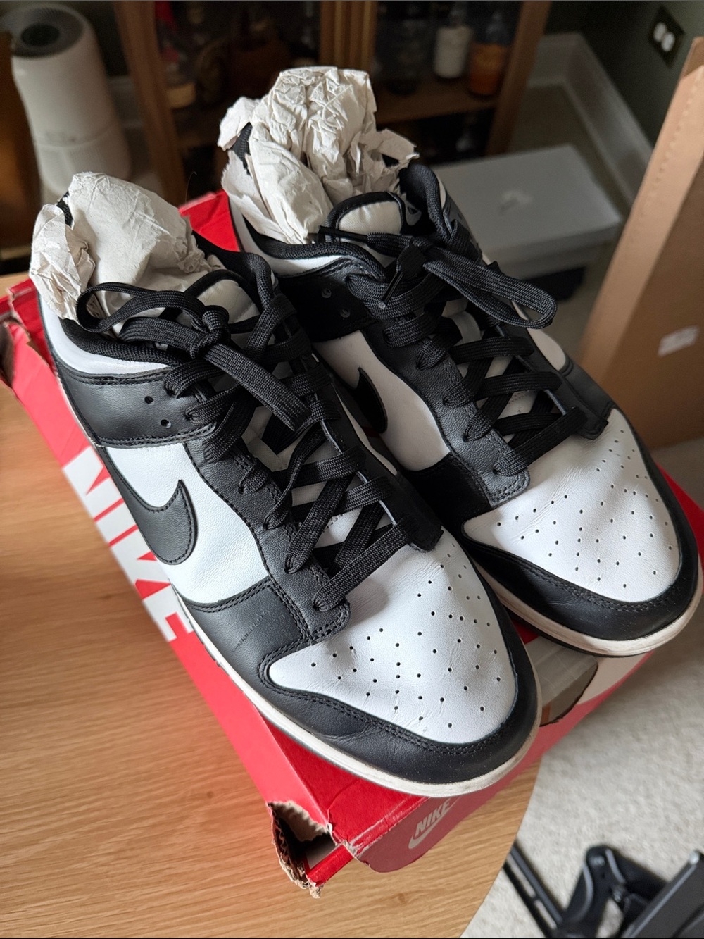 Nike Men’s Black and White Low-Top Sneakers